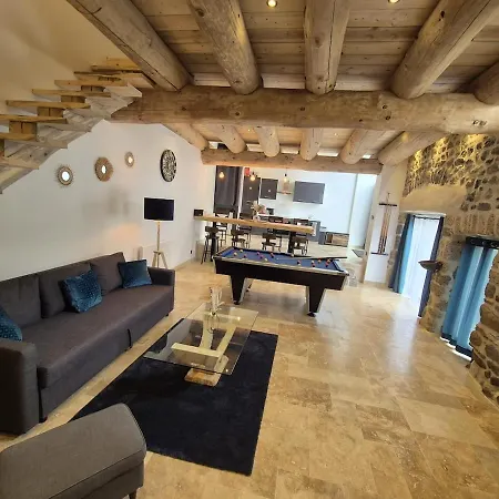 La Grange Des 3 Puys Ferienhaus